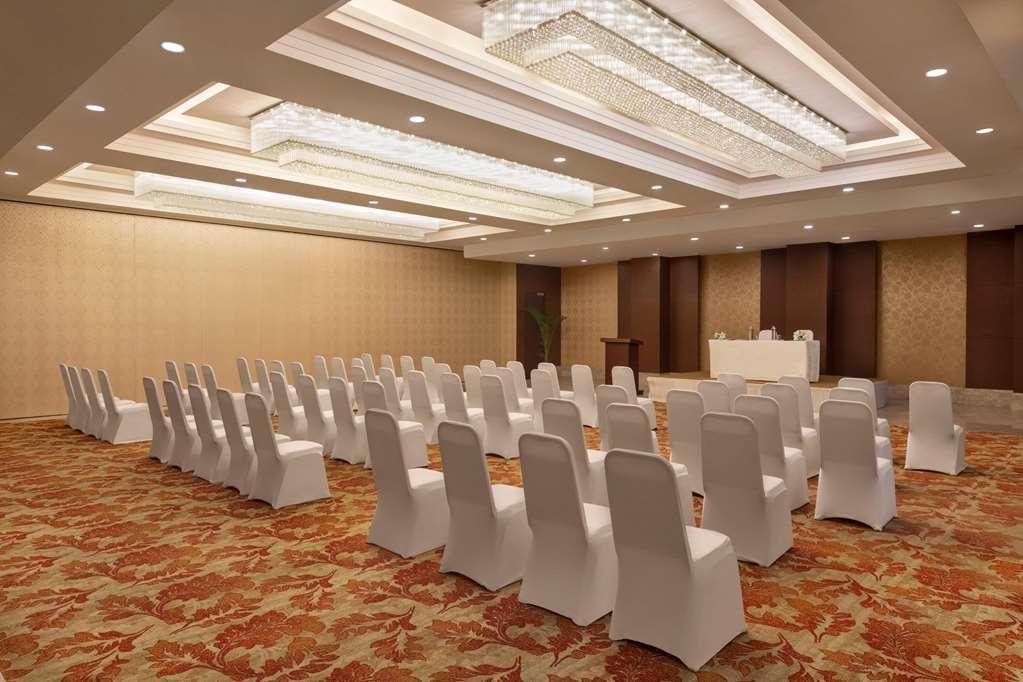 فندق Ramada By Wyndham New Delhi Pitampura المرافق الصورة