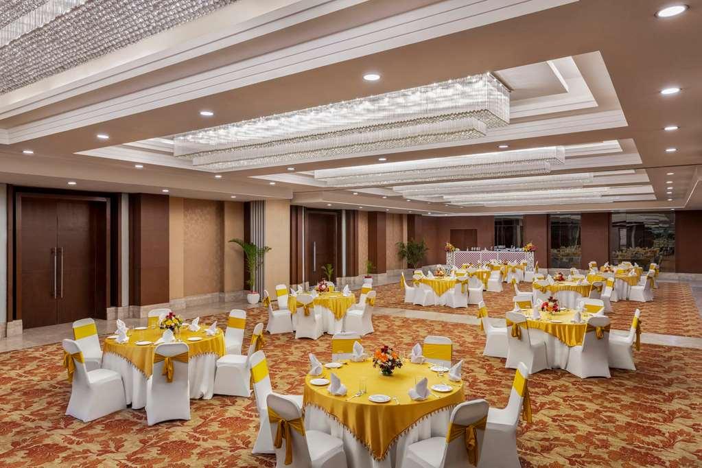 فندق Ramada By Wyndham New Delhi Pitampura المرافق الصورة