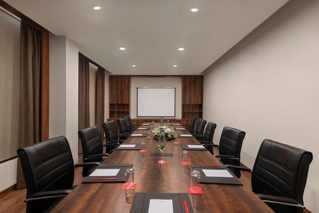 فندق Ramada By Wyndham New Delhi Pitampura المرافق الصورة