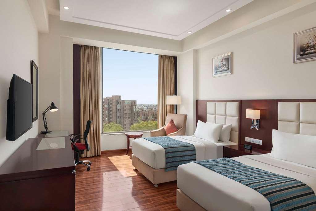 فندق Ramada By Wyndham New Delhi Pitampura الغرفة الصورة