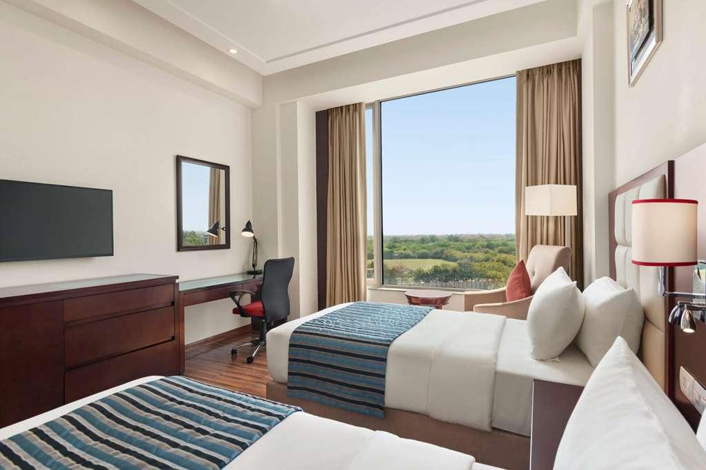فندق Ramada By Wyndham New Delhi Pitampura الغرفة الصورة