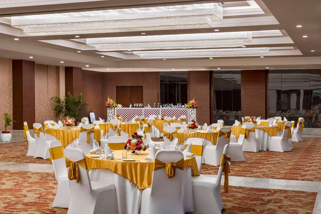 فندق Ramada By Wyndham New Delhi Pitampura المرافق الصورة